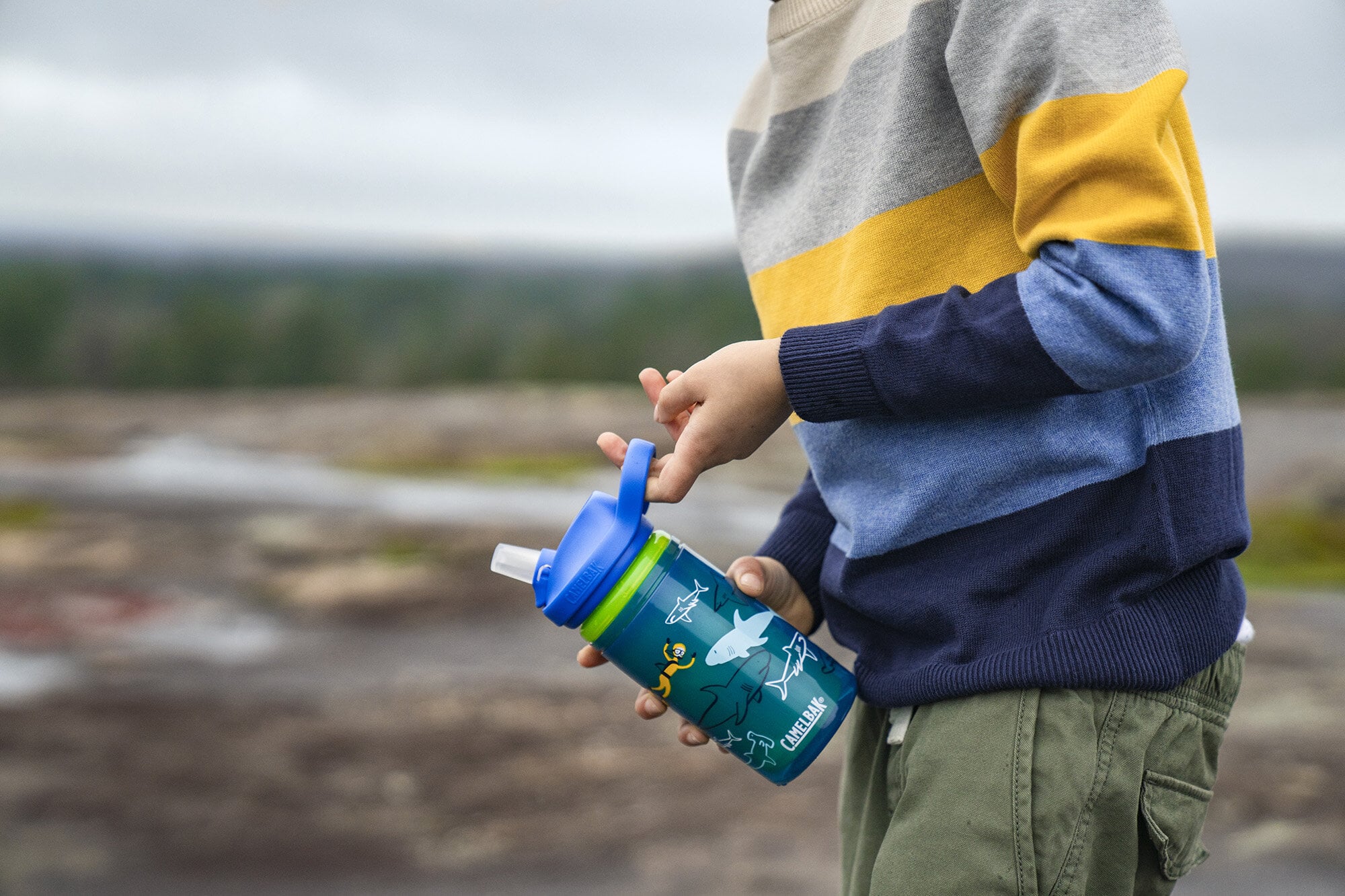 https://www.camelbakshop.fi/pub_docs/files/VaskogrensavCamelbak/camelbakkids119.jpg
